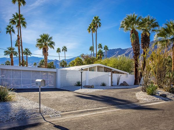 Palm Springs Home 984086