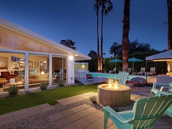 Palm Springs Home 984086