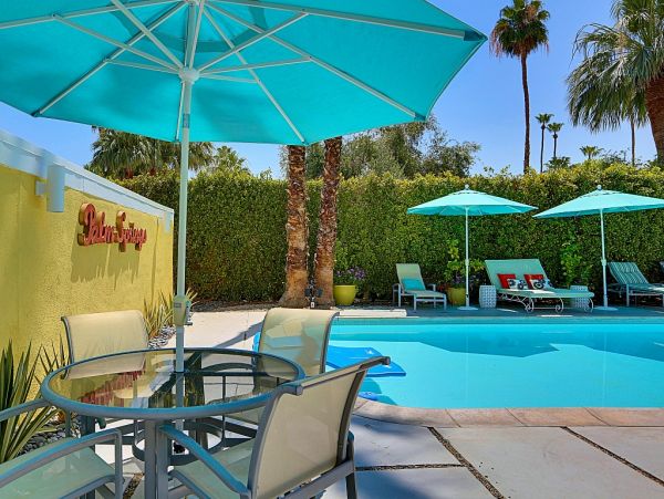 Palm Springs Home 984086