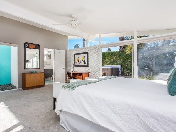 Palm Springs Home 984086