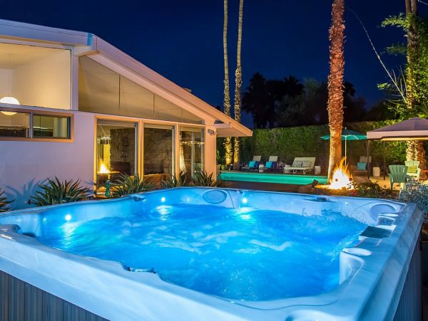 Palm Springs Home 984086