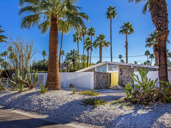 Palm Springs Home 984086