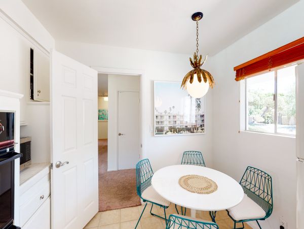 Palm Springs Home 984087