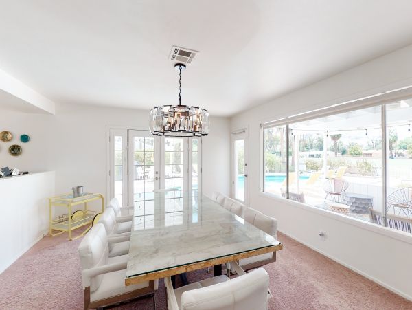 Palm Springs Home 984087