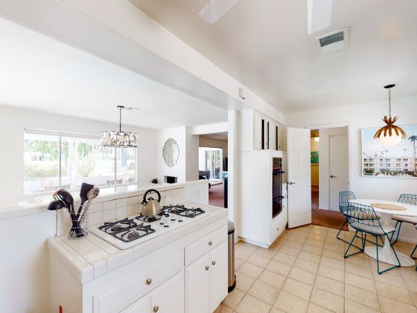 Palm Springs Home 984087