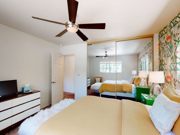 Palm Springs Home 984087