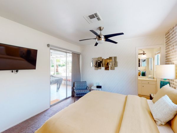 Palm Springs Home 984087