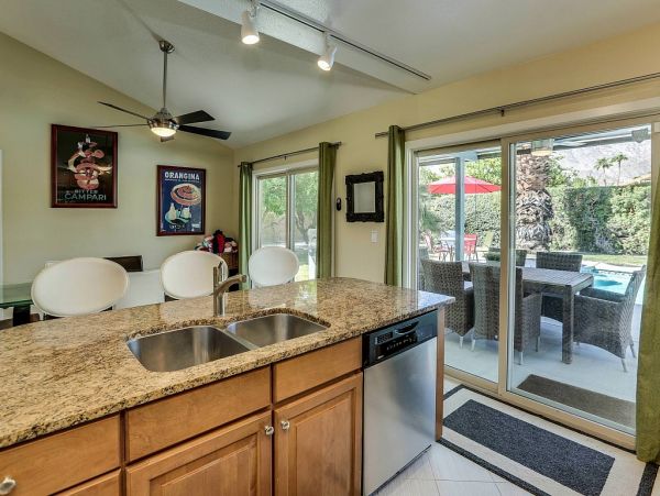 Palm Springs Home 984088