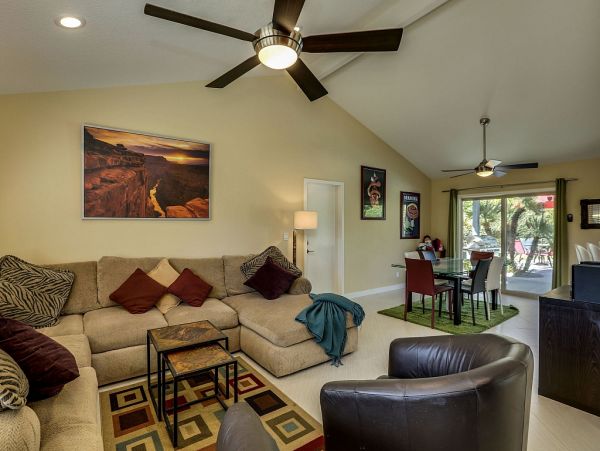 Palm Springs Home 984088
