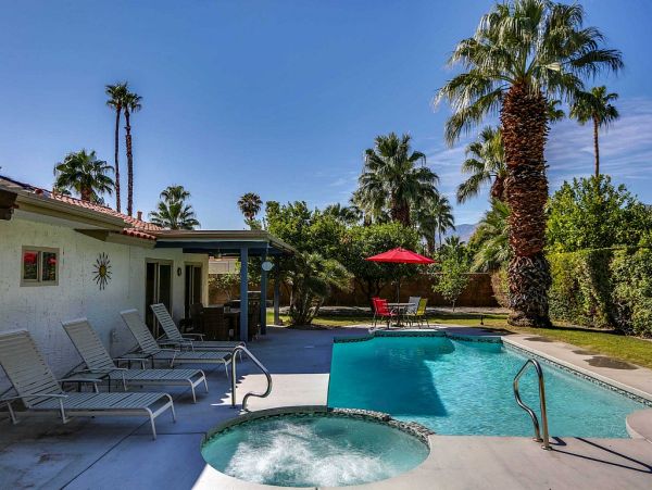 Palm Springs Home 984088