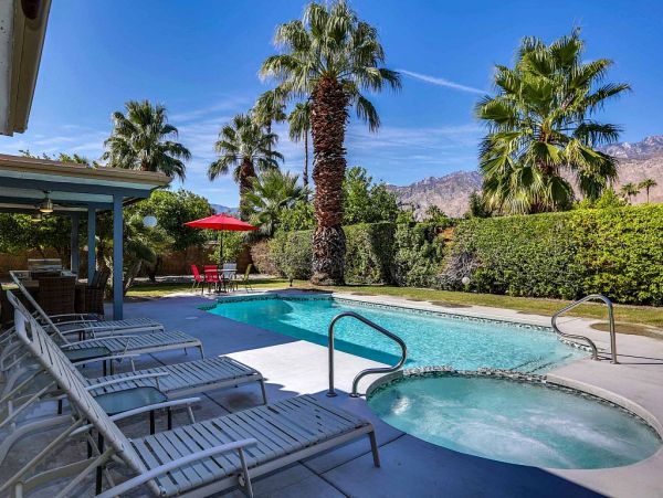 Palm Springs Home 984088