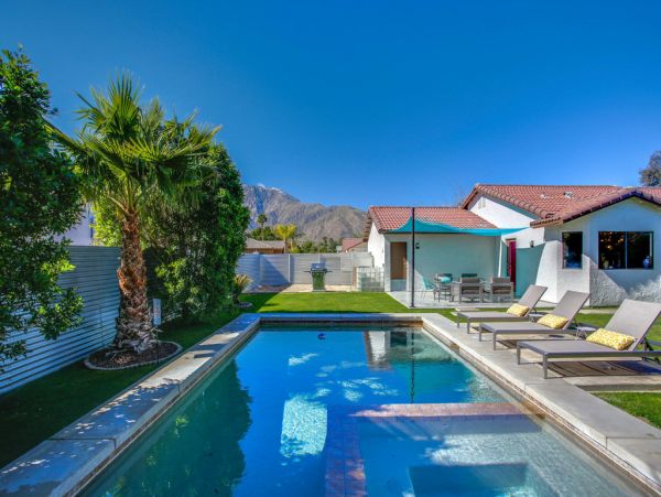 Palm Springs Home 984089