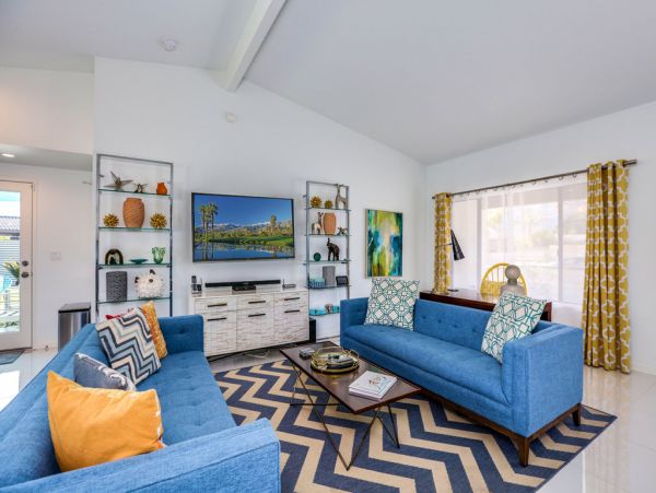 Palm Springs Home 984089