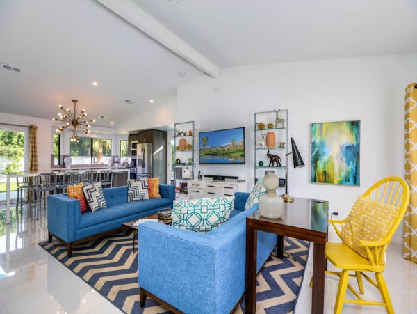 Palm Springs Home 984089