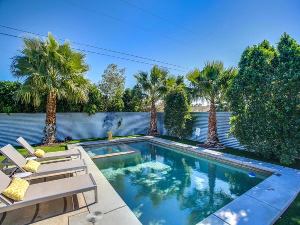 Palm Springs Home 984089