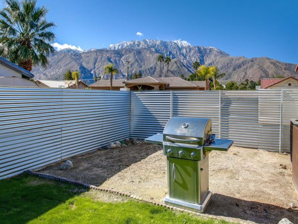 Palm Springs Home 984089