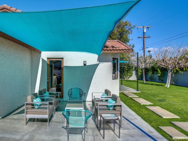 Palm Springs Home 984089