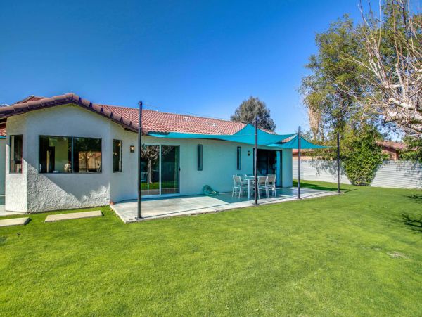 Palm Springs Home 984089