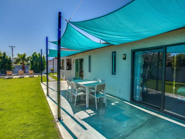Palm Springs Home 984089
