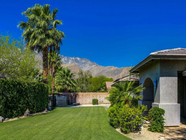 Palm Springs Home 984090