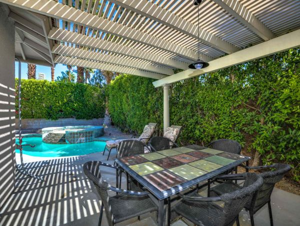 Palm Springs Home 984090