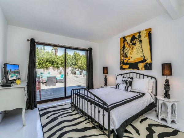 Palm Springs Home 984091