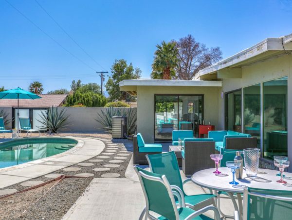Palm Springs Home 984091