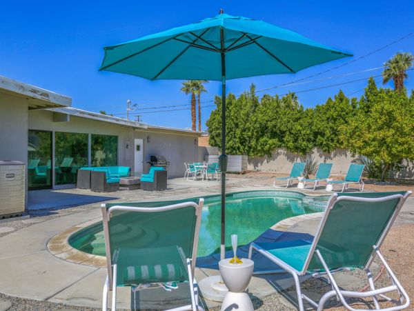Palm Springs Home 984091