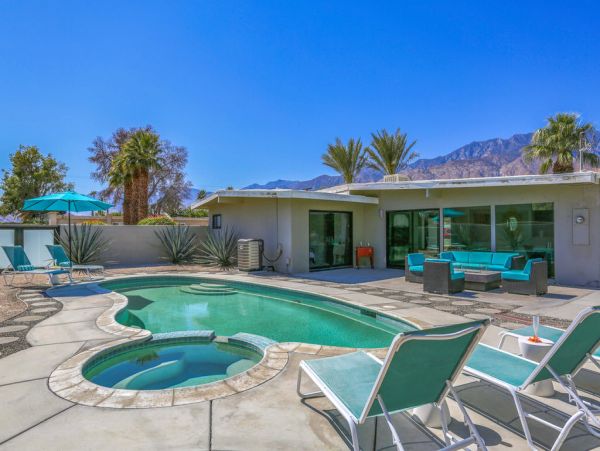 Palm Springs Home 984091