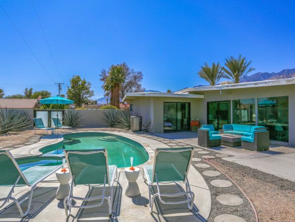 Palm Springs Home 984091