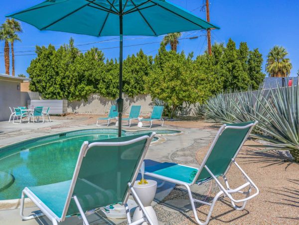 Palm Springs Home 984091