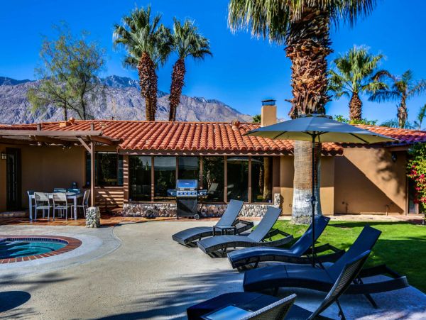 Palm Springs Home 984093