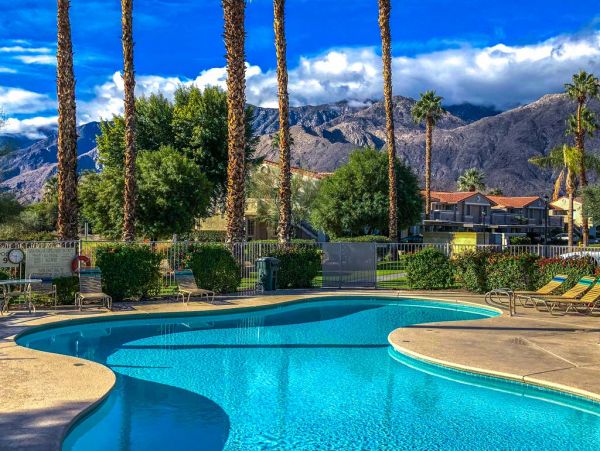 Palm Springs Home 984094