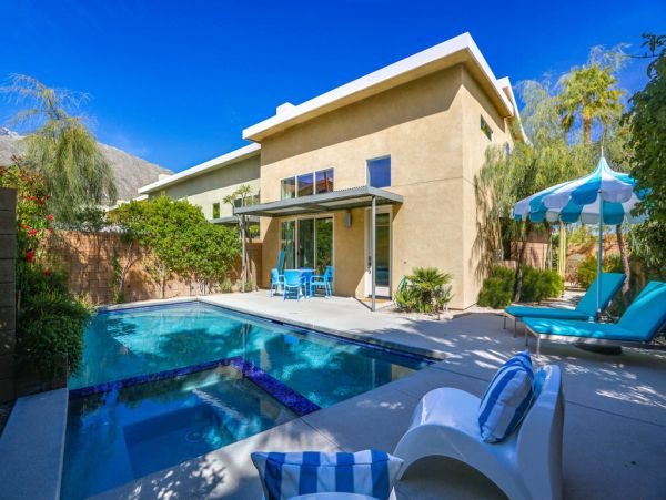Palm Springs Home 984095