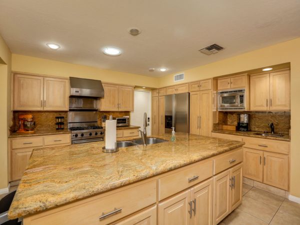 Palm Springs Home 984096