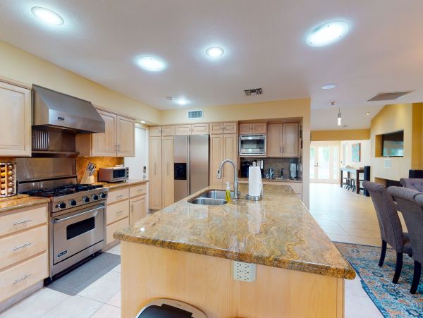 Palm Springs Home 984096