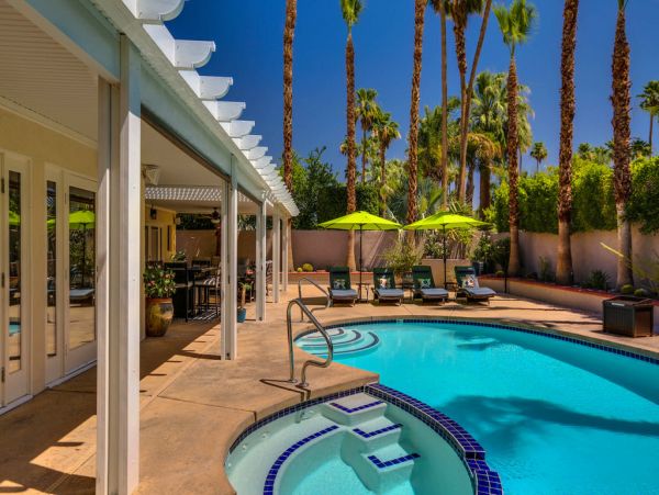 Palm Springs Home 984096