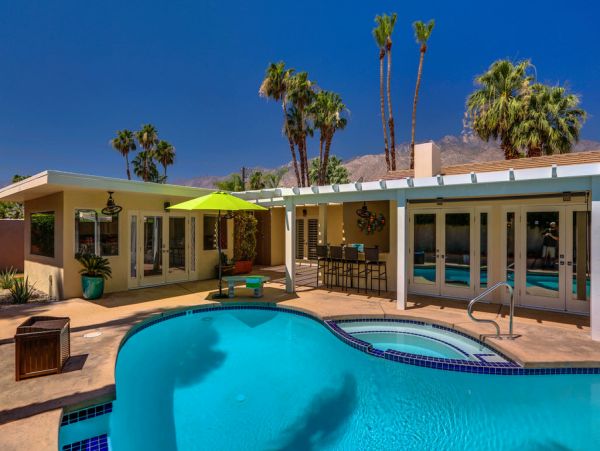 Palm Springs Home 984096