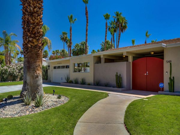 Palm Springs Home 984096