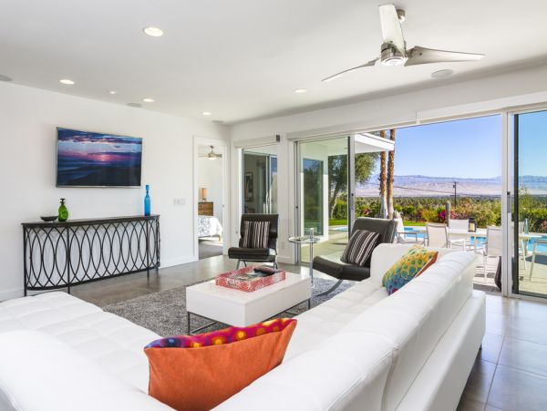 Palm Springs Home 984097
