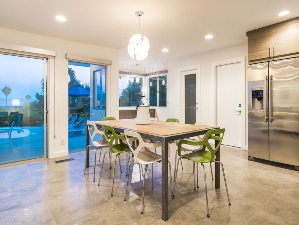 Palm Springs Home 984097