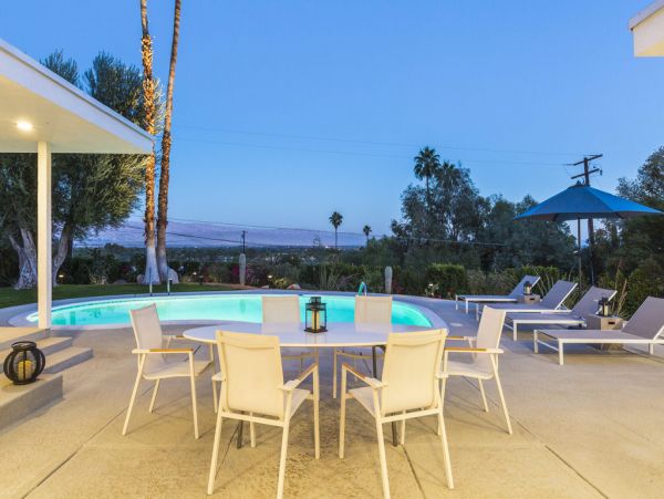 Palm Springs Home 984097