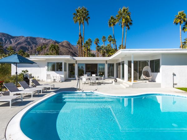 Palm Springs Home 984097