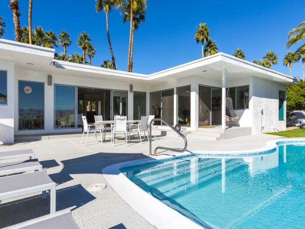 Palm Springs Home 984097