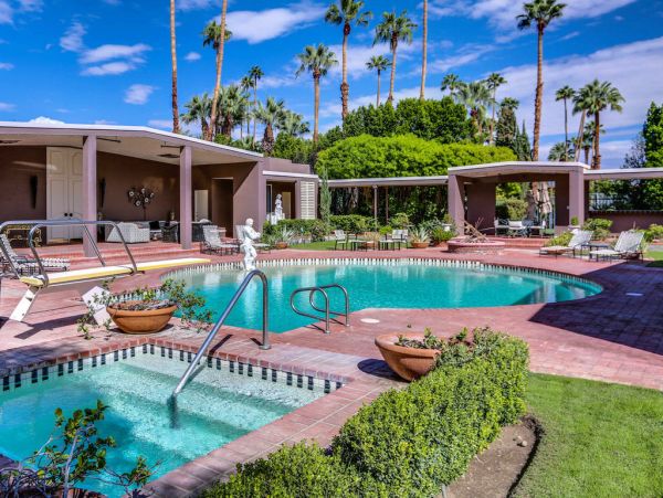 Palm Springs Home 984099