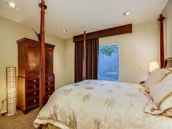 Palm Springs Home 984099