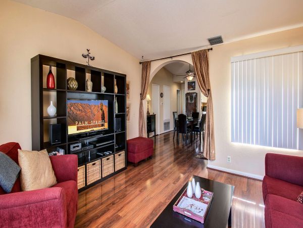 Palm Springs Home 984100