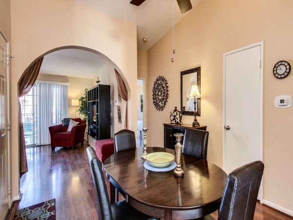Palm Springs Home 984100