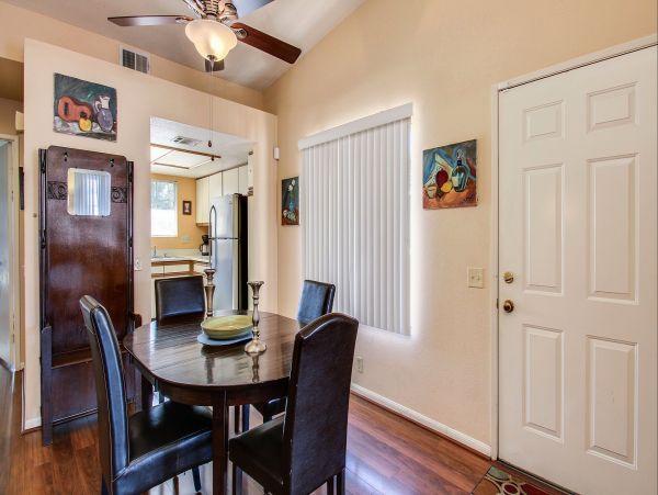 Palm Springs Home 984100