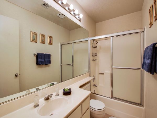Palm Springs Home 984100